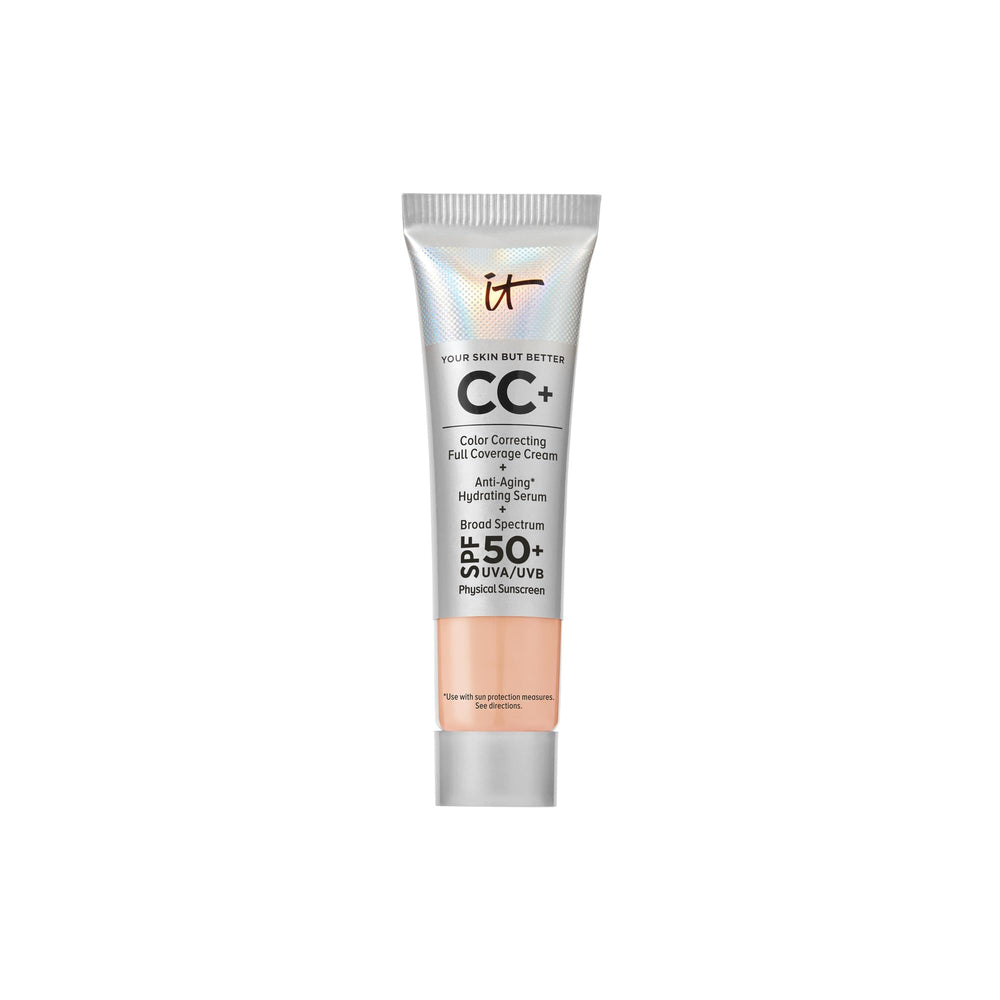Botella de IT Cosmetics CC+ Travel en tono Claro Frío, acabado natural.