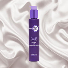 Its A 10 Haircare cabello liso y brillante con balsamo sedoso en uso