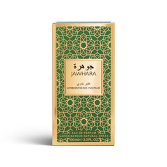 Top notes cardamom-elemi-myrrh open the fragrance with a spicy sparkle