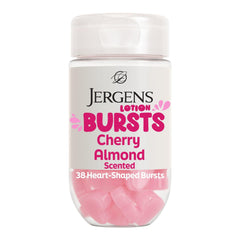 Jergens burbujas de loción en forma de corazón con aroma a cereza y almendra.