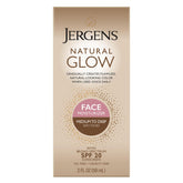 Jergens Natural Glow: crema facial SPF20 en envase compacto, lista para uso diario.