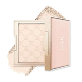 Jouer Soft Focus Hydrate Setting Powder compact delivers a silky blur for a natural finish.