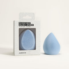 JUNO & Co first-layer microfiber close-up reduces absorption for more product.