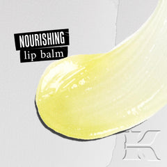 Kiehl's Lip Balm #1 textura cremosa en primer plano que hidrata.