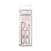 KISS Impress Color sin pegamento: caja con uñas rosa claro listas para aplicar.