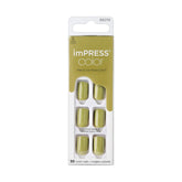Uñas KISS Impress Color en verde oliva con acabado squoval para estilo elegante