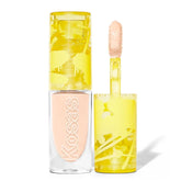 Kosas Revealer Concealer envase y aplicacion para iluminar el contorno de ojos