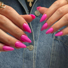 KXAMELIE medium-length nails with glossy gel finish for salon-like results at home.