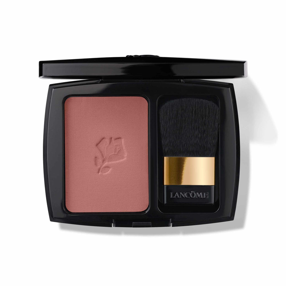 Lancôme Blush Subtil powder blush in an oil-free formula for a natural wear.