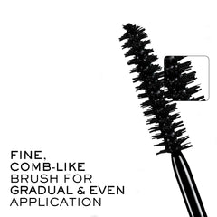 Lancôme Définicils clump-free formula in action on lashes.