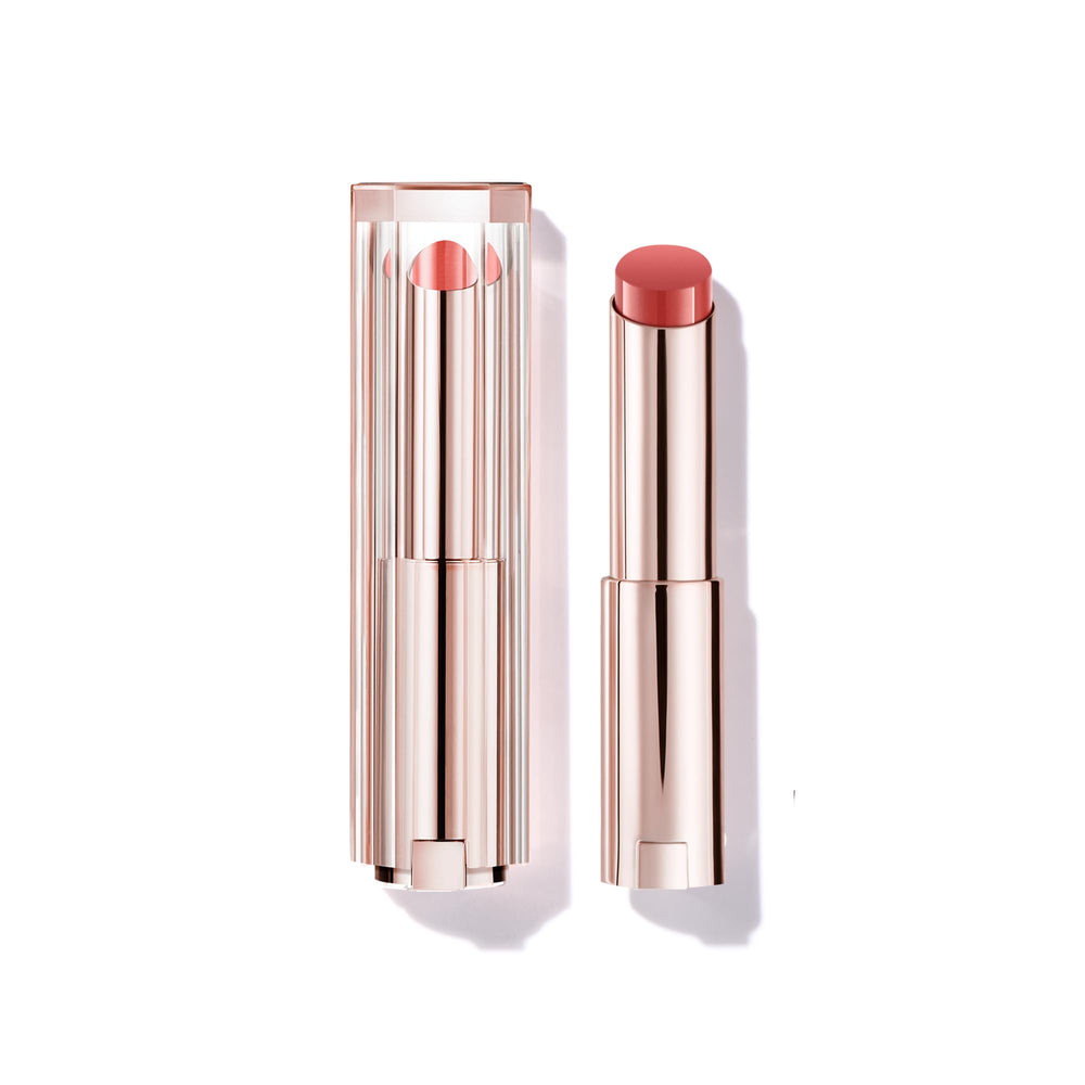 Lancôme Lip Idôle Butterglow balm delivers instant shine on lips.