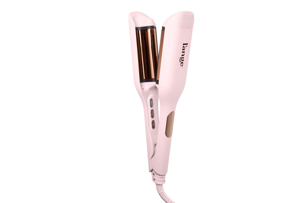 L'ANGE HAIR SculptWaver deep wave with three barrels for dimensional texture.