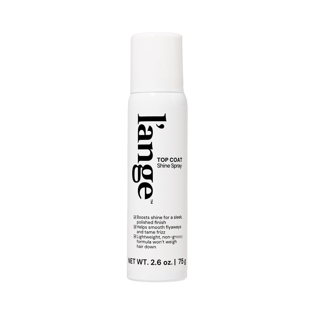 L’ANGE Top Coat Shine Spray ofrece brillo instantáneo para un acabado pulido.