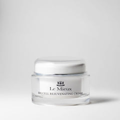 Le Mieux Bio Cell cream texture swatch showing silky finish suitable for day and night.