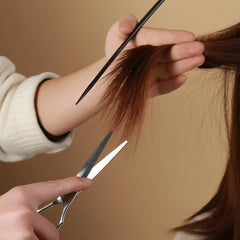 Lengnoyp ergonomic handle reduces hand fatigue during use.