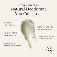Textura sedosa de la crema desodorante Little Seed Farm para aplicación suave.