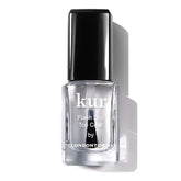 LONDONTOWN kur Flash Dry Top Coat facilita la aplicación rápida para manicura en movimiento.