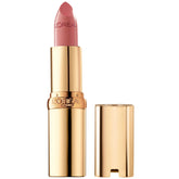 L'Oréal Paris Colour Riche Original, aplicación suave en centro de labios para definición.