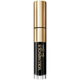 L'Oréal Paris Voluminous Noir Balm en aplicación para volumen inmediato.
