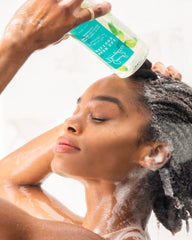 Espuma suave de L’Oréal Paris Wash Day Delight lista para rizos