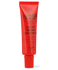 Aplicador labial Lucas Papaw facilita la aplicación precisa.