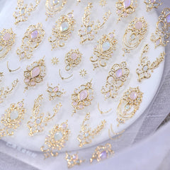 Pegatinas Lukmexor 5D con gemas doradas para uñas brillantes y duraderas.
