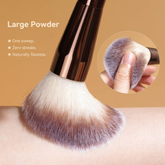 MAANGE double-ended powder brush ensures smooth, even blush or setting powder.