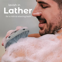 MainBasics Shower Tool Duo soft lather supports a gentle, thorough wash.
