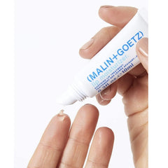 MALIN+GOETZ facilita aplicacion diaria de labios sin transferencia.