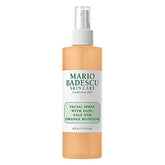 Mario Badescu Bruma facial con flor de azahar en primer plano para hidratación suave.
