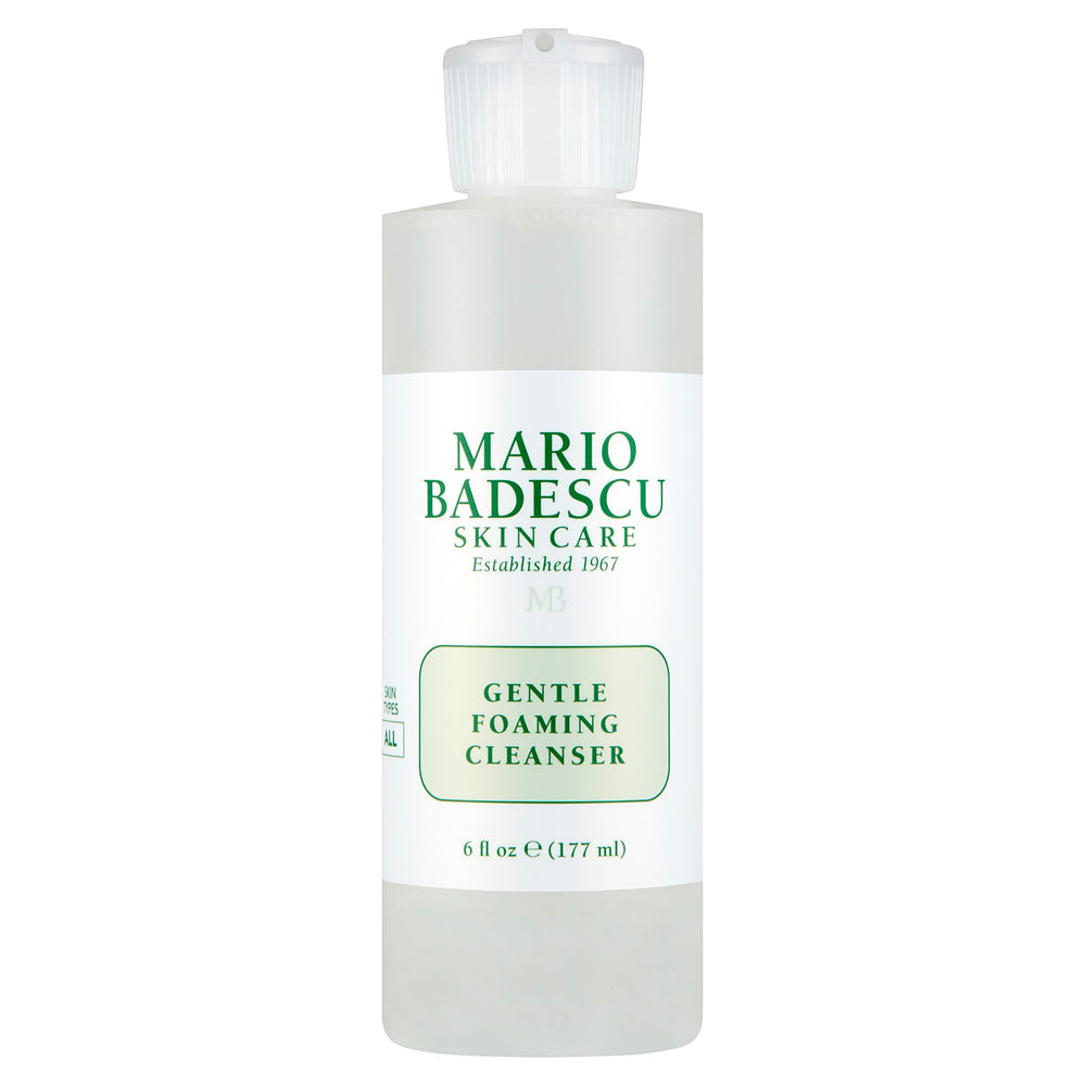 Mario Badescu limpiador facial espumoso suave en botella para piel limpia y fresca.