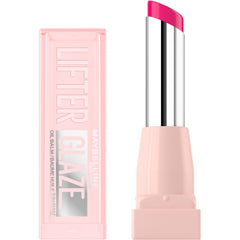 MAYBELLINE Lifter Glaze close-up applying for instant hydration