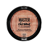 Maybelline Master Chrome Molten Rose Gold compact on skin provides a luminous highlight