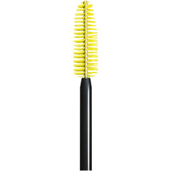 Empaque compacto de Maybelline Colossal para llevar en el bolso.