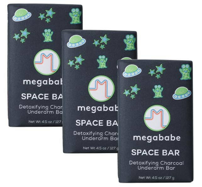 Megababe Barra Axilas Detox con carbon activado para eliminar olores persistentes.
