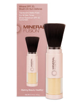 Mineral Fusion polvo solar con pincel para la cara, SPF 30, translúcido.