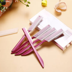 Close-up of the sharp blade for clean brow lines by Miss Gorgeous London.