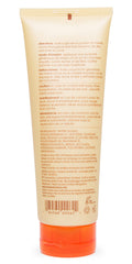 Aplicación manual con Mixed Chicks Curl Sculptor para rizos sin peso.