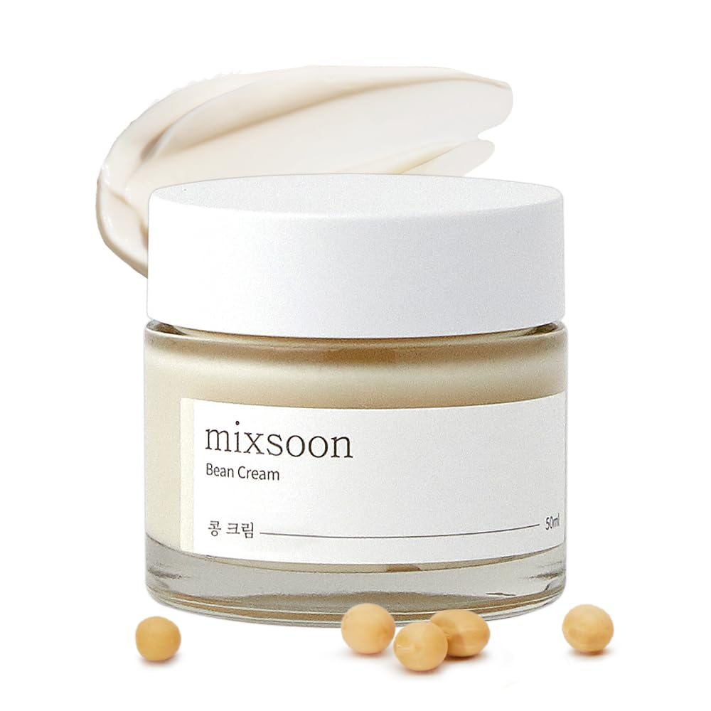 Mixsoon Bean Cream texture close-up shows rich hydration for smooth skin.