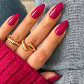 Modelones uñas en almendra frambuesa corto para look diario