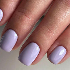 Modelones uñas postizas púrpuras en tono corto y cuadrado, ideales para uso diario
