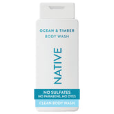 Native Gel de Ducha Oceano y Madera, botella en estante para piel suave