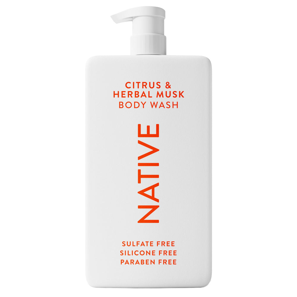 Gel de ducha Native con carbón activado en botella, limpieza suave y fresca.