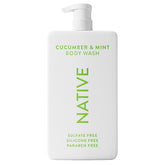 Native limpiador corporal: botella pepino-menta, experiencia refrescante en la ducha.