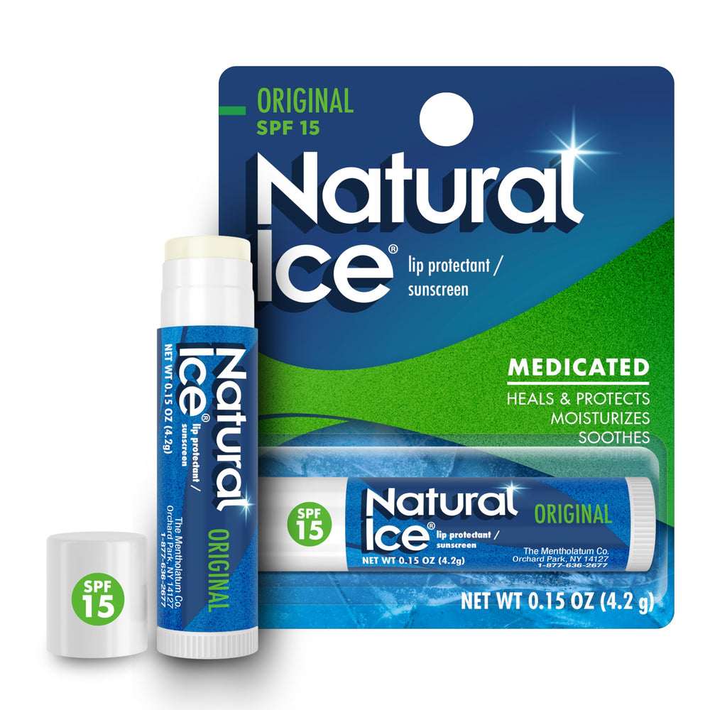 Natural Ice Original bálsamo labial, empaque visible, hidratación duradera para labios secos.