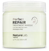 NatureLab.TOKYO Perfect Repair Mascarilla, botella vertiendo, cuidado intensivo para cabello dañado