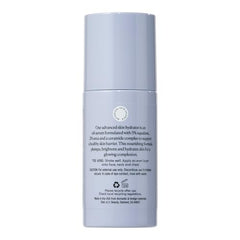 Naturium Barrier Bounce Serum aplicación en la mano para rostro y escote.