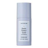 Naturium Barrier Bounce Serum en bote, hidrata y suaviza la piel facial.