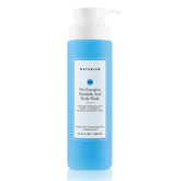 Naturium Energizante: botella vertiendo para una limpieza profunda y fresca.