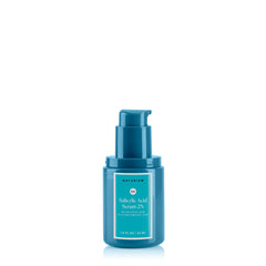 Naturium Sérum con ácido salicílico 2% para protección de manchas y tono uniforme.